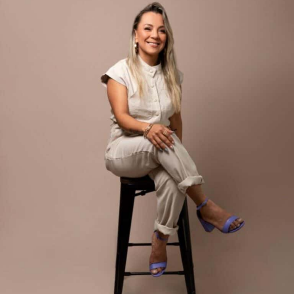 | Luciana Rodrigues Lash