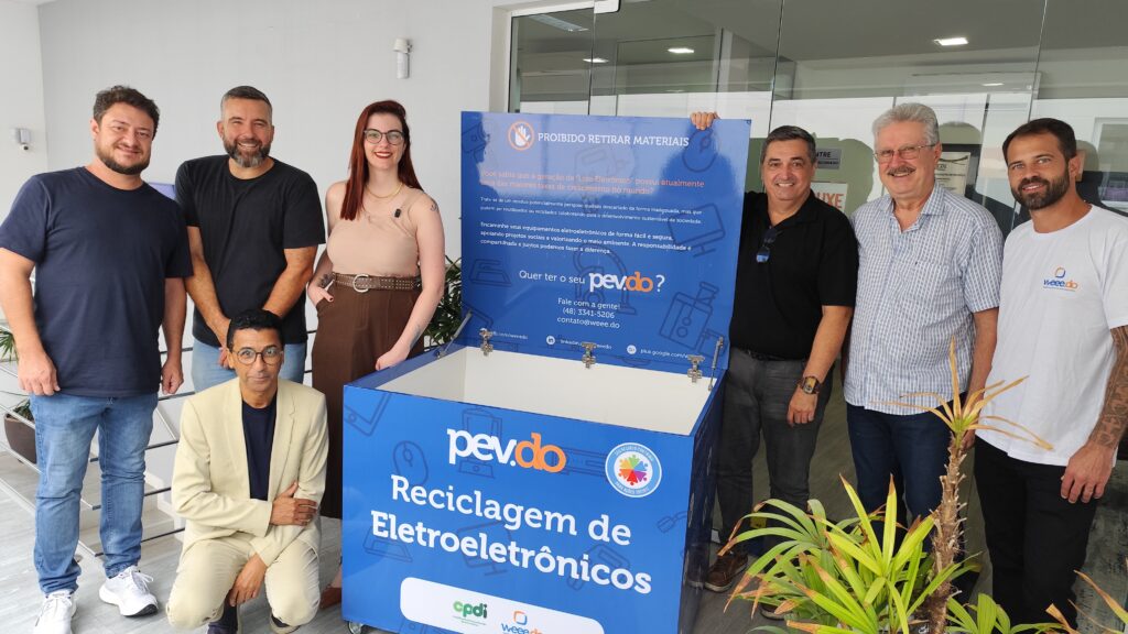 | CDL Palhoça recebe ação solidária e sustentável da Câmara SOMAS
