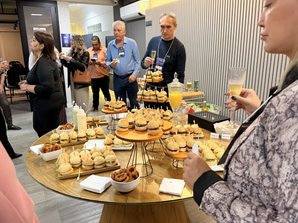 | Happy Hour de Novos Associados fortalece conexões e apresenta a CDL Palhoça aos empresários